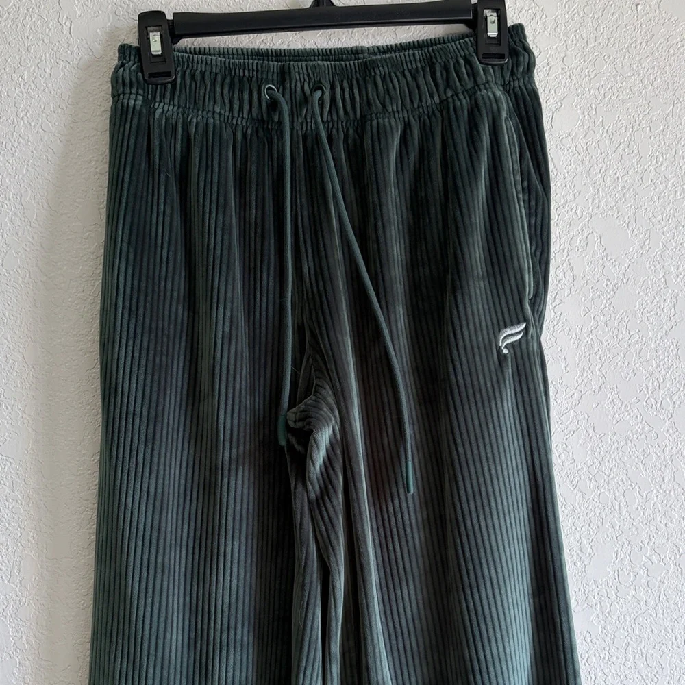 Fabletics Deep Green Ribbed Wide-Leg Pants - Picture 2 of 5